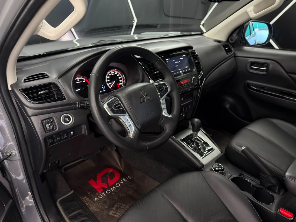 L200 TRITON 2.4 HPE-S URBAN 4X4 — foto 9
