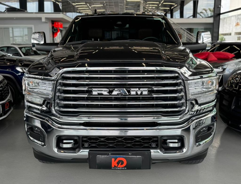 3500 6.7 LIMITED LONGHORN — foto 3