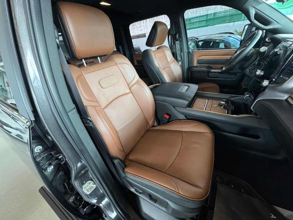 3500 6.7 LIMITED LONGHORN — foto 13
