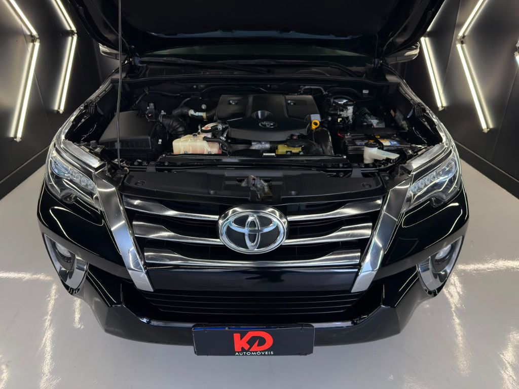 HILUX SW4 2.8 SRX 4X4 AT 7 LUGARES — foto 18