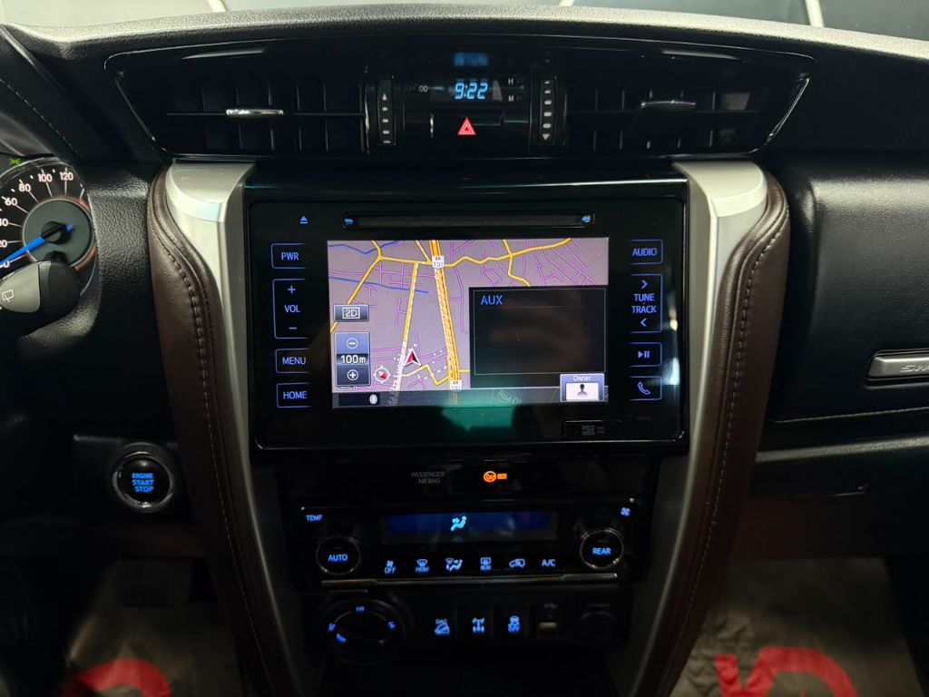 HILUX SW4 2.8 SRX 4X4 AT 7 LUGARES — foto 12