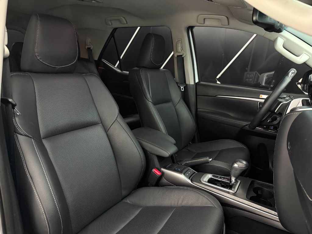 HILUX SW4 2.8 SRX PLATINUM 4X4 AT 7 LUGARES — foto 11