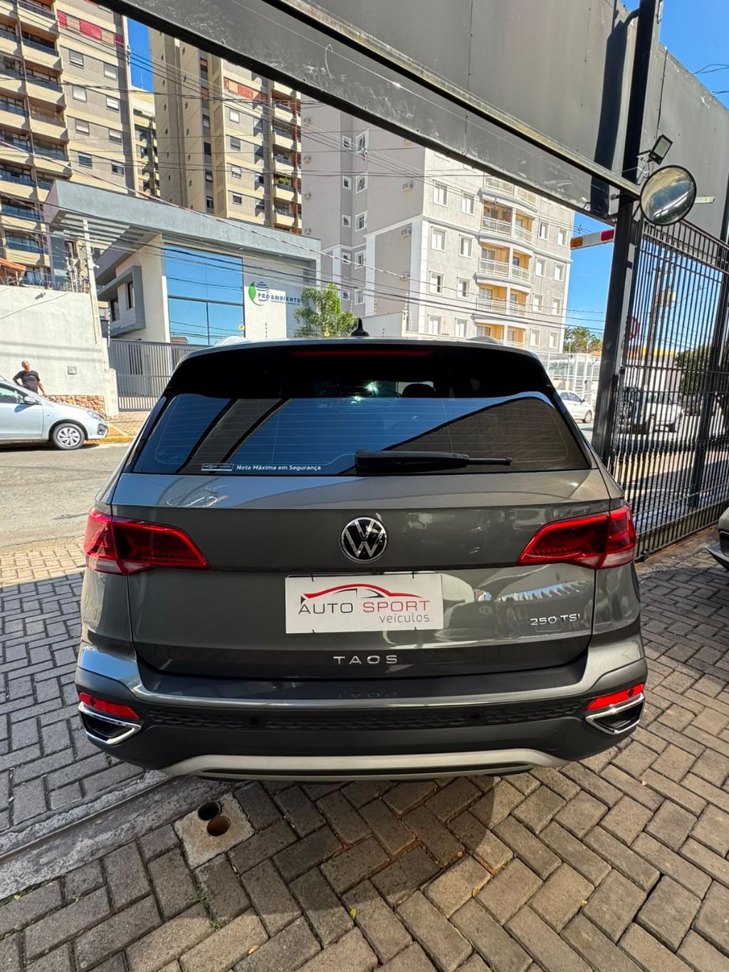 TAOS Highline 1.4 250 TSI Flex Aut. — foto 6