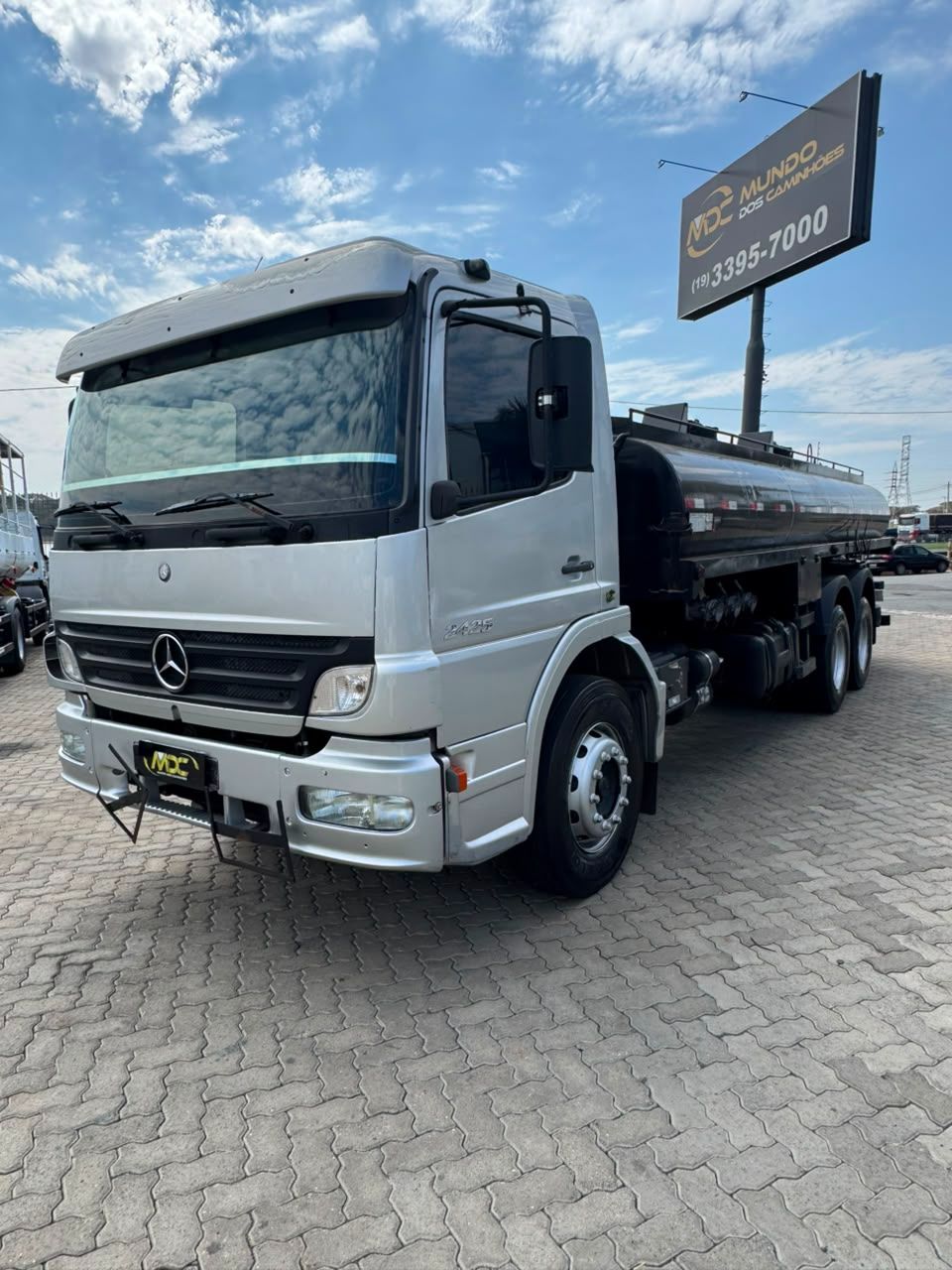 Atego 2425 3-Eixos 2p (diesel) — foto 2