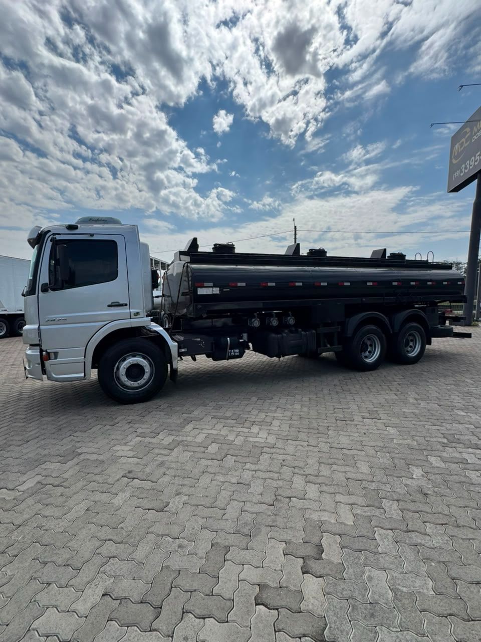 Atego 2425 3-Eixos 2p (diesel) — foto 3