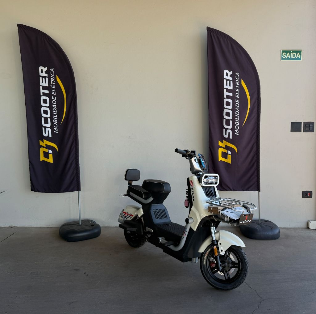 V70S  Auto propelido elétrico com motor  Elétrica 1000W — foto 1