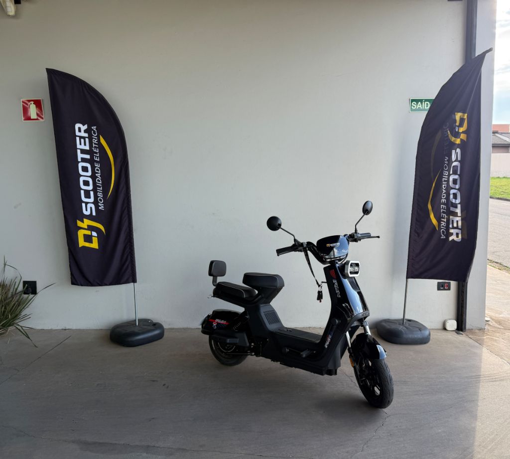 V70S  Autopropelido elétrico com motor  Elétrica 1000W — foto 1