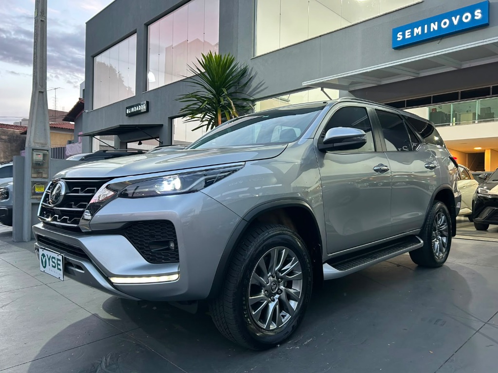 Hilux SW4 SRX 4x4 2.8 TDI 16V Dies. Aut. — foto 2