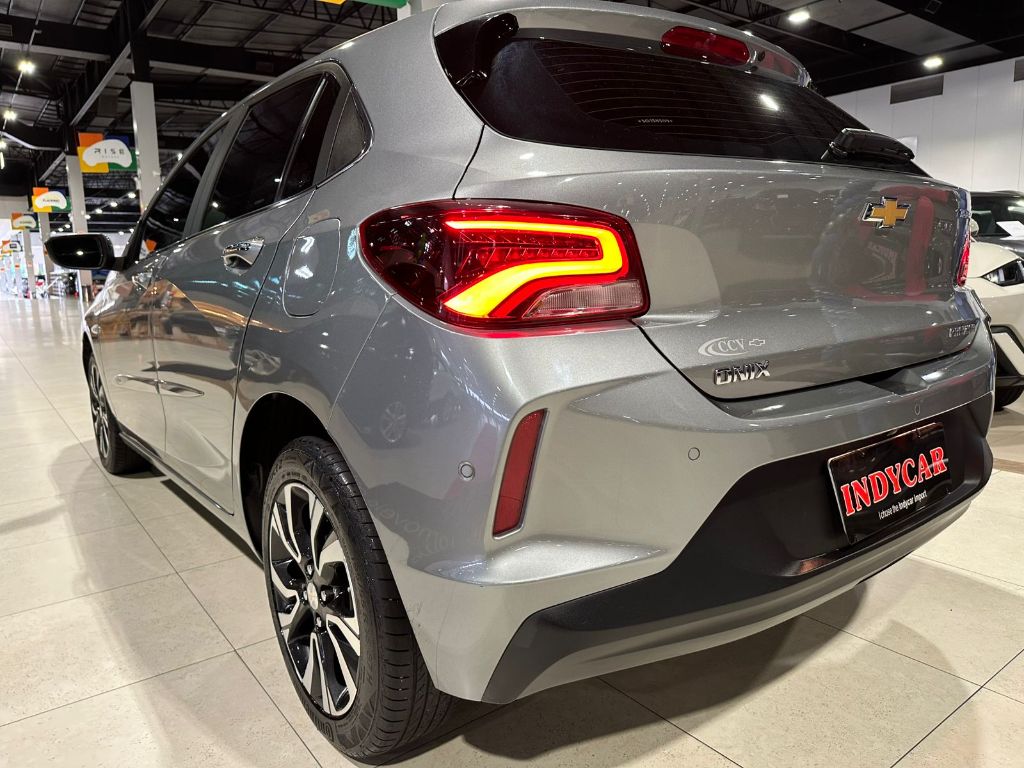ONIX HATCH PREM. 1.0 12V TB Flex 5p Aut. — foto 23