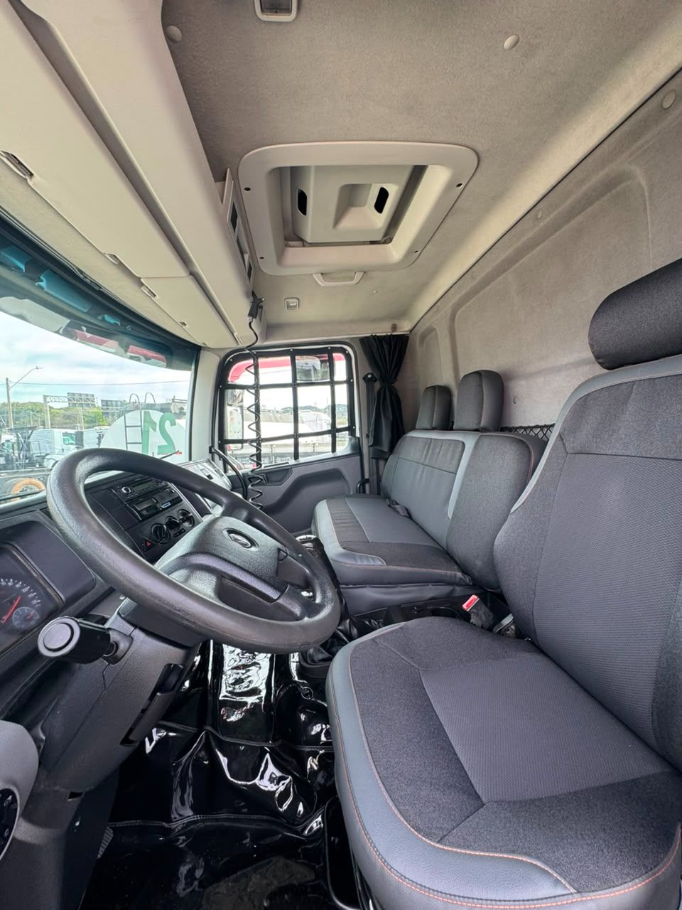 24-280 E Constel. 6x2 2p (diesel)(E5) — foto 11