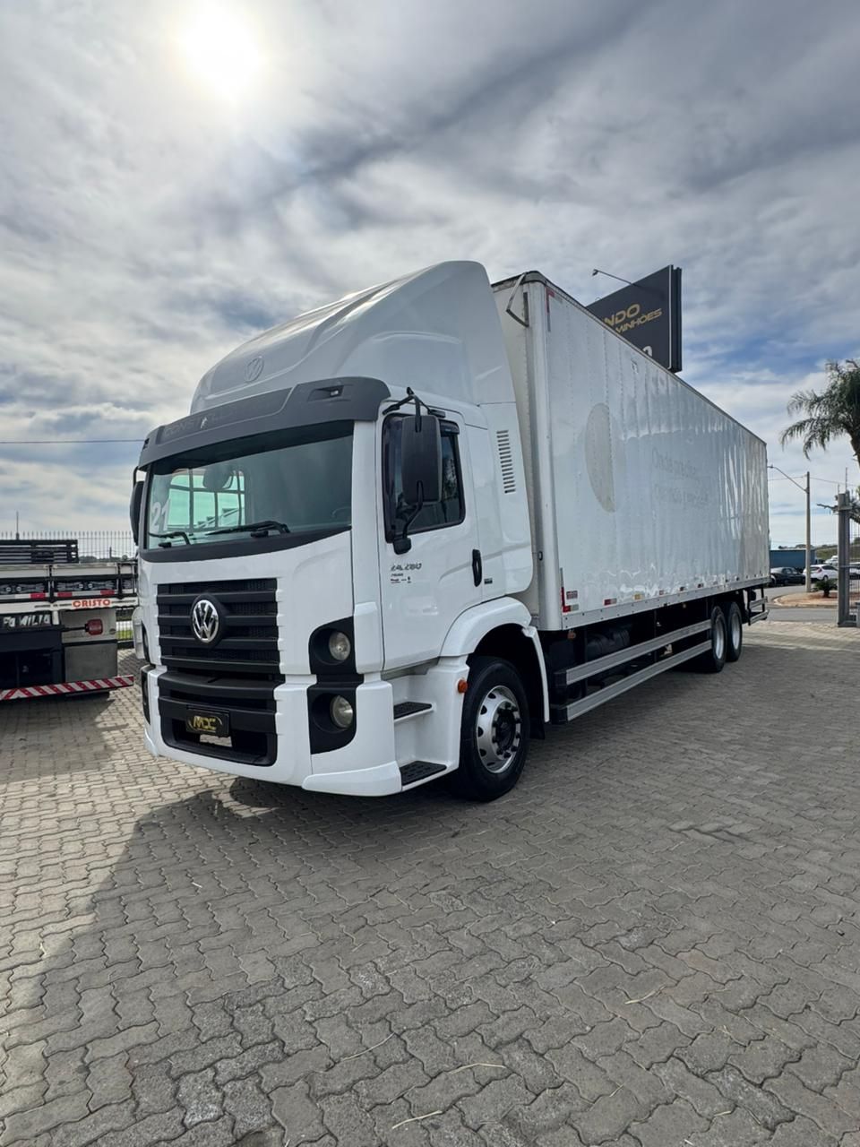 VW 24-280 - BAÚ — foto 1
