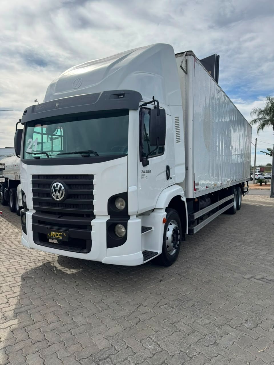 24-280 E Constel. 6x2 2p (diesel)(E5) — foto 1