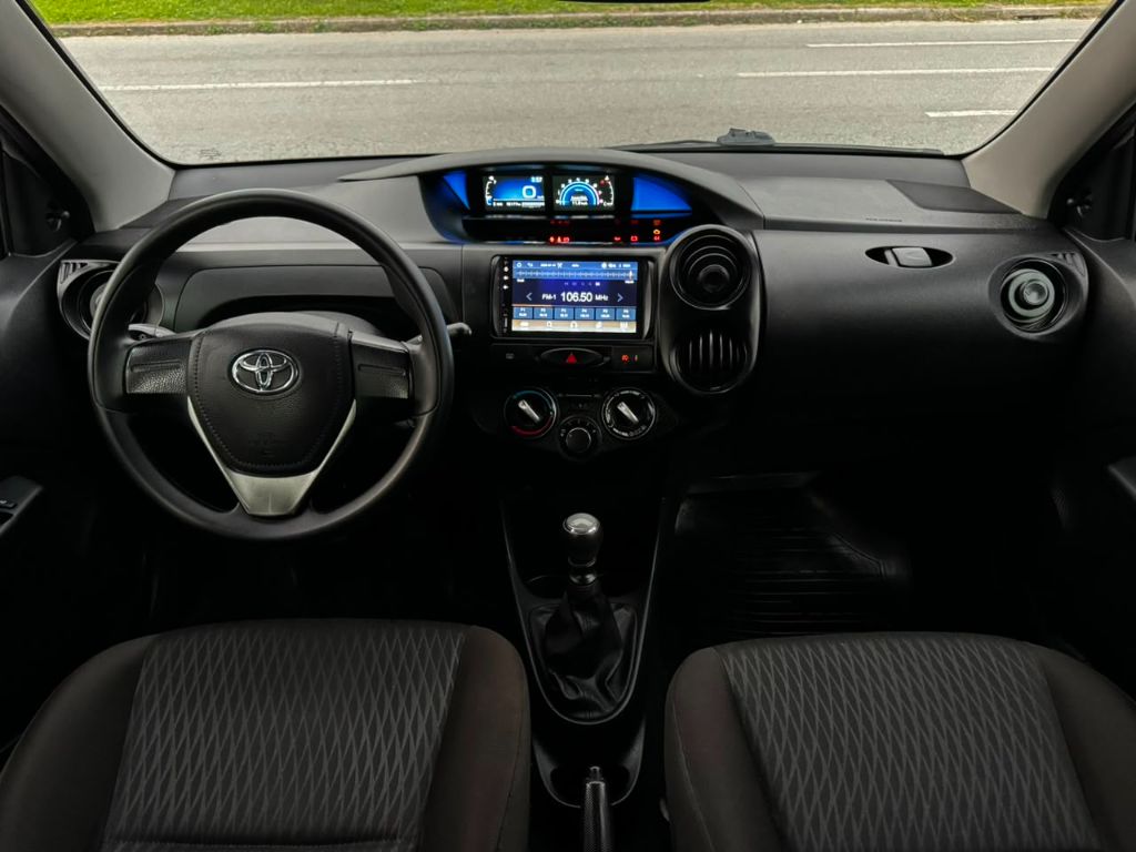 ETIOS X Sedan 1.5 Flex 16V 4p Mec. — foto 7