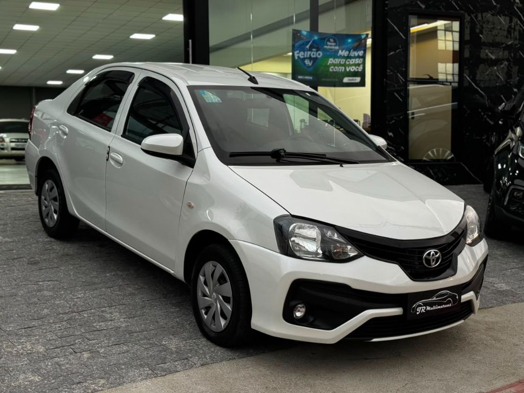 ETIOS X Sedan 1.5 Flex 16V 4p Mec. — foto 3