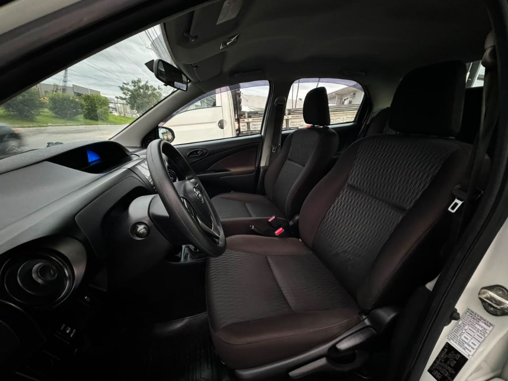 ETIOS X Sedan 1.5 Flex 16V 4p Mec. — foto 10