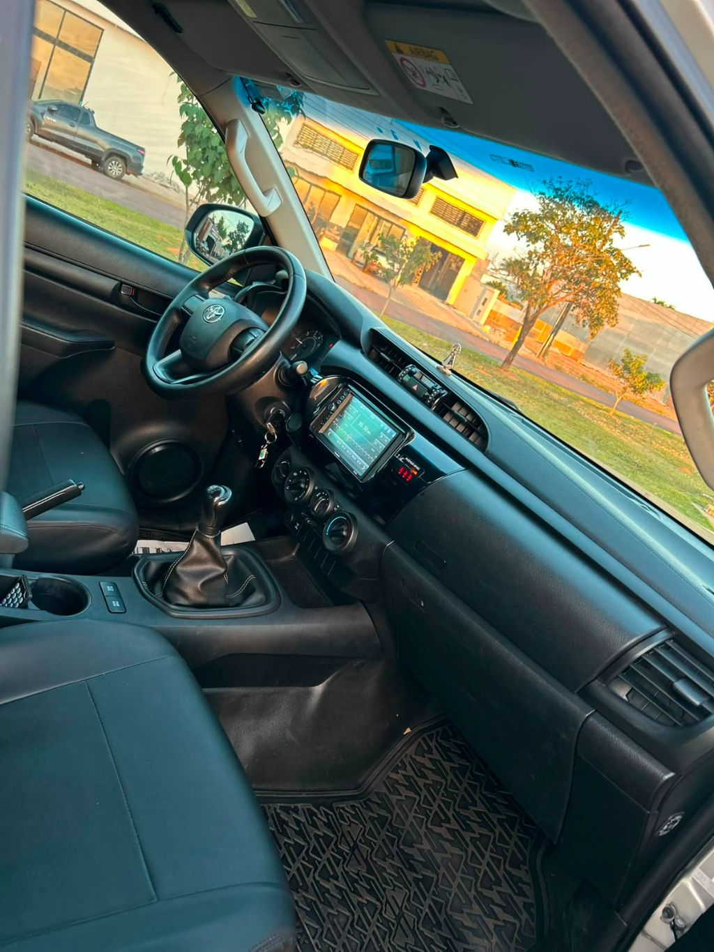 Hilux CD 4x4 2.8 Diesel Mec. — foto 3