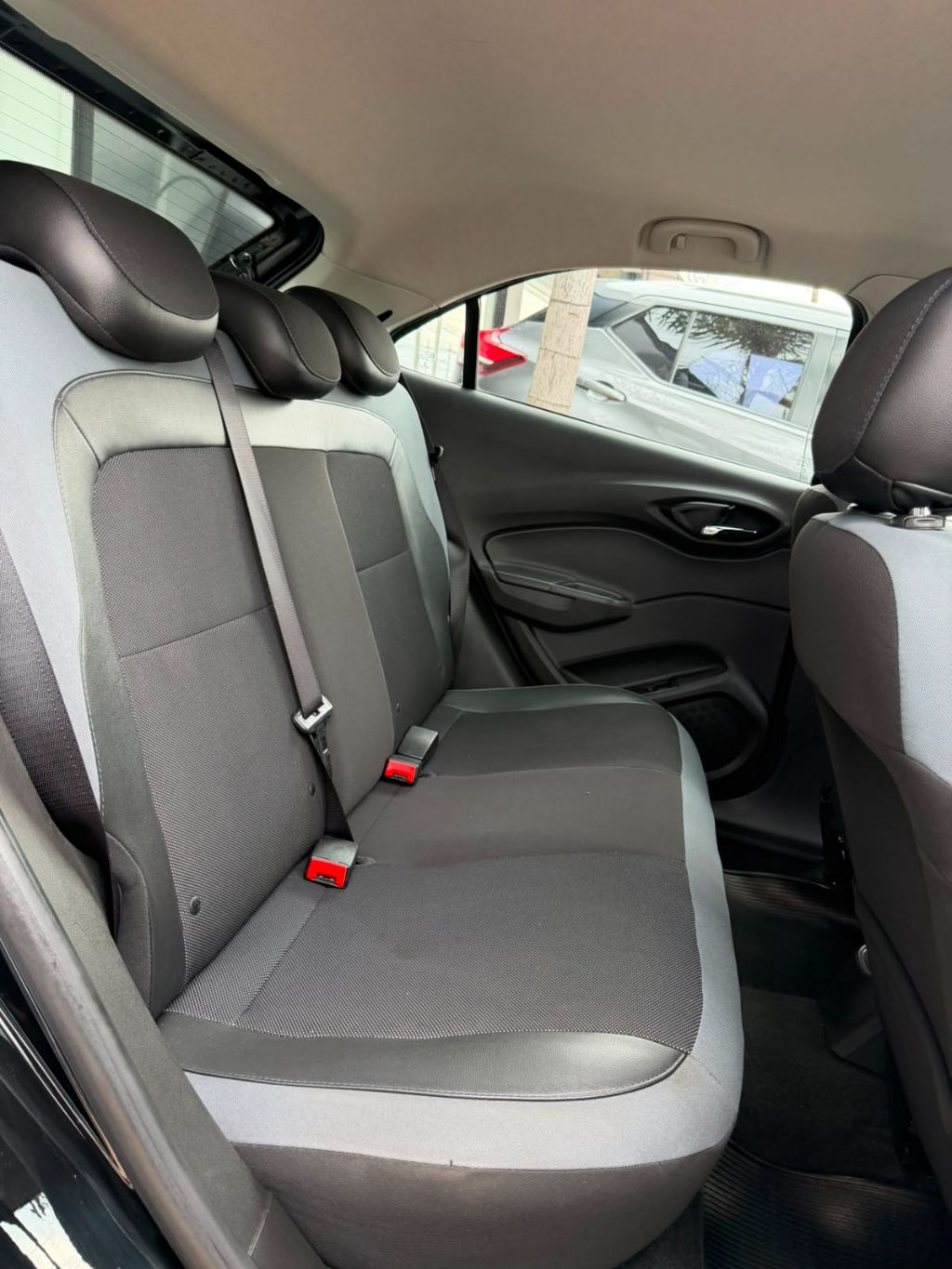 ONIX HATCH ACTIV 1.4 8V Flex 5p Mec. — foto 3