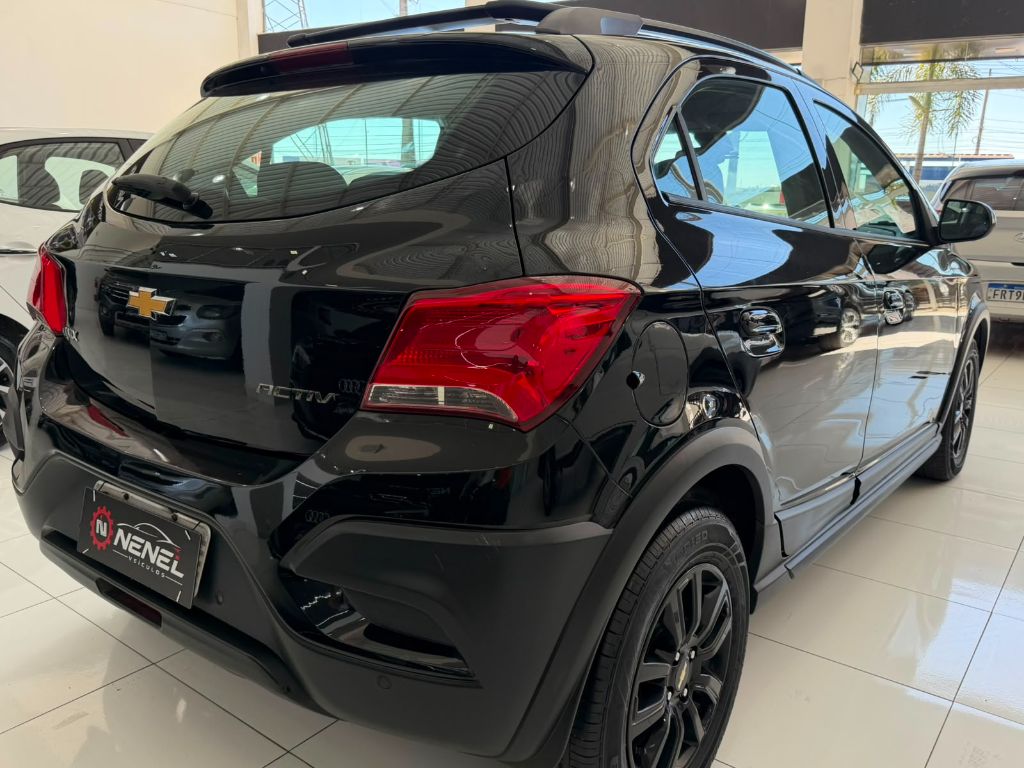 ONIX HATCH ACTIV 1.4 8V Flex 5p Mec. — foto 4