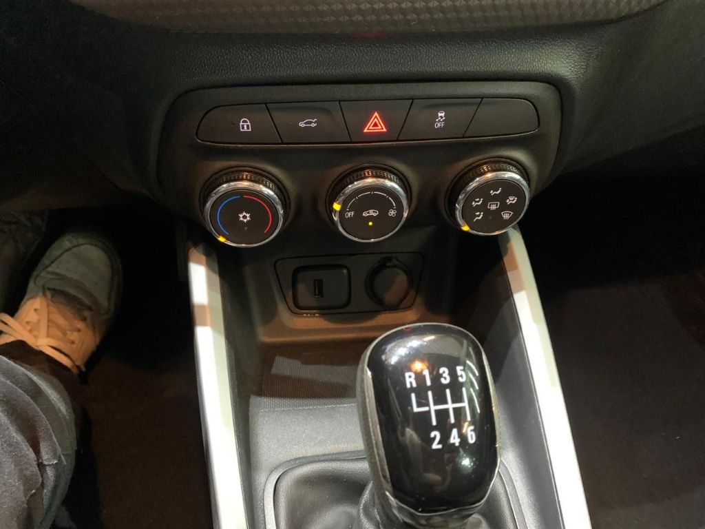 ONIX HATCH LT 1.0 12V Flex 5p Mec. — foto 11