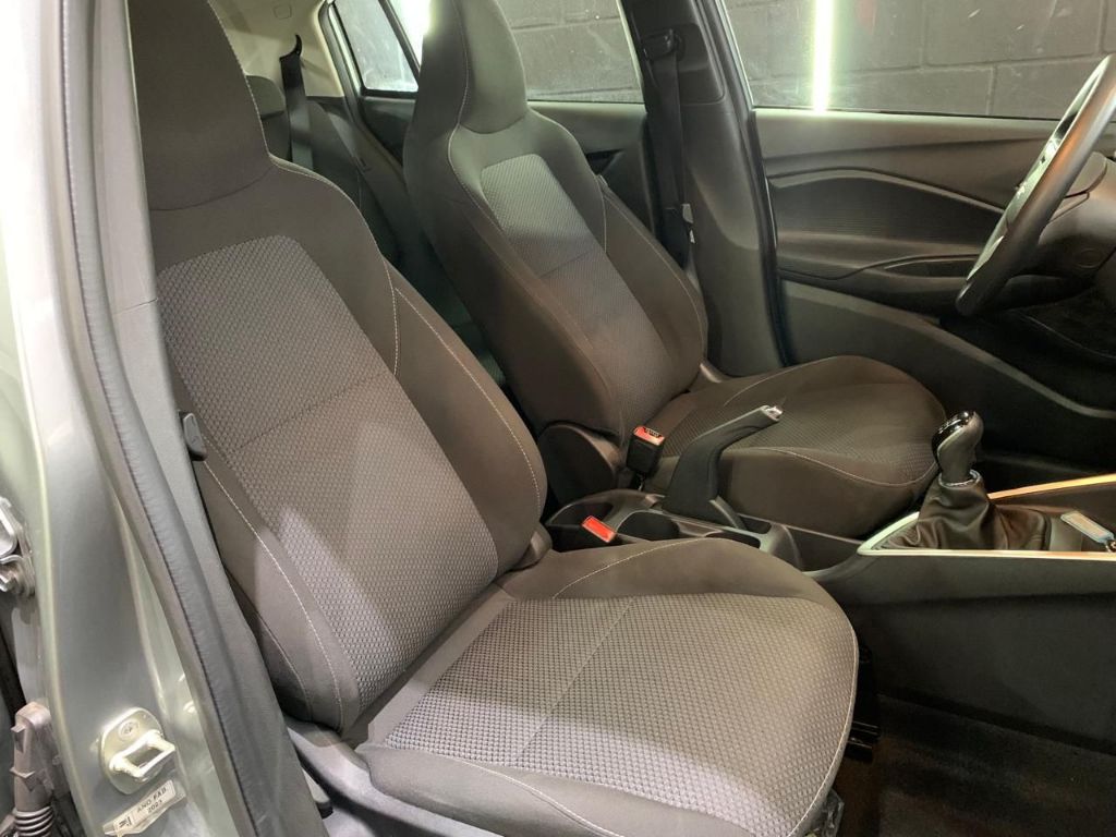 ONIX HATCH LT 1.0 12V Flex 5p Mec. — foto 14