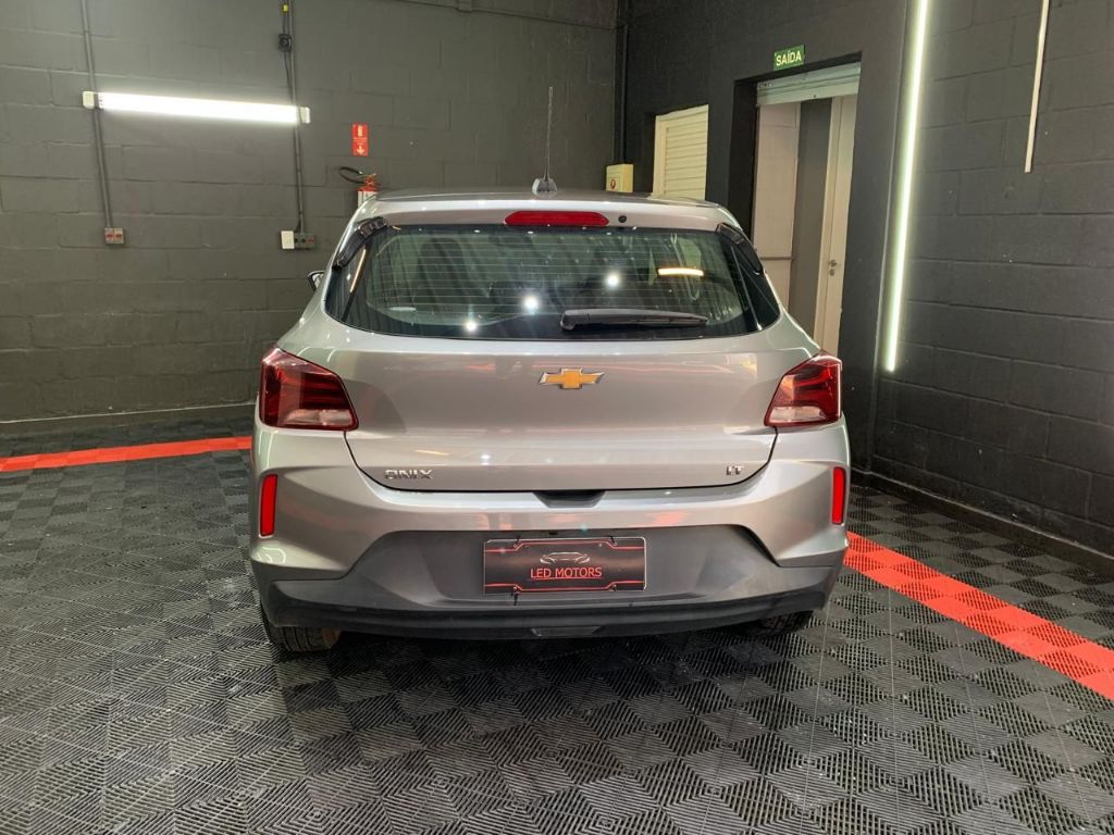 ONIX HATCH LT 1.0 12V Flex 5p Mec. — foto 5