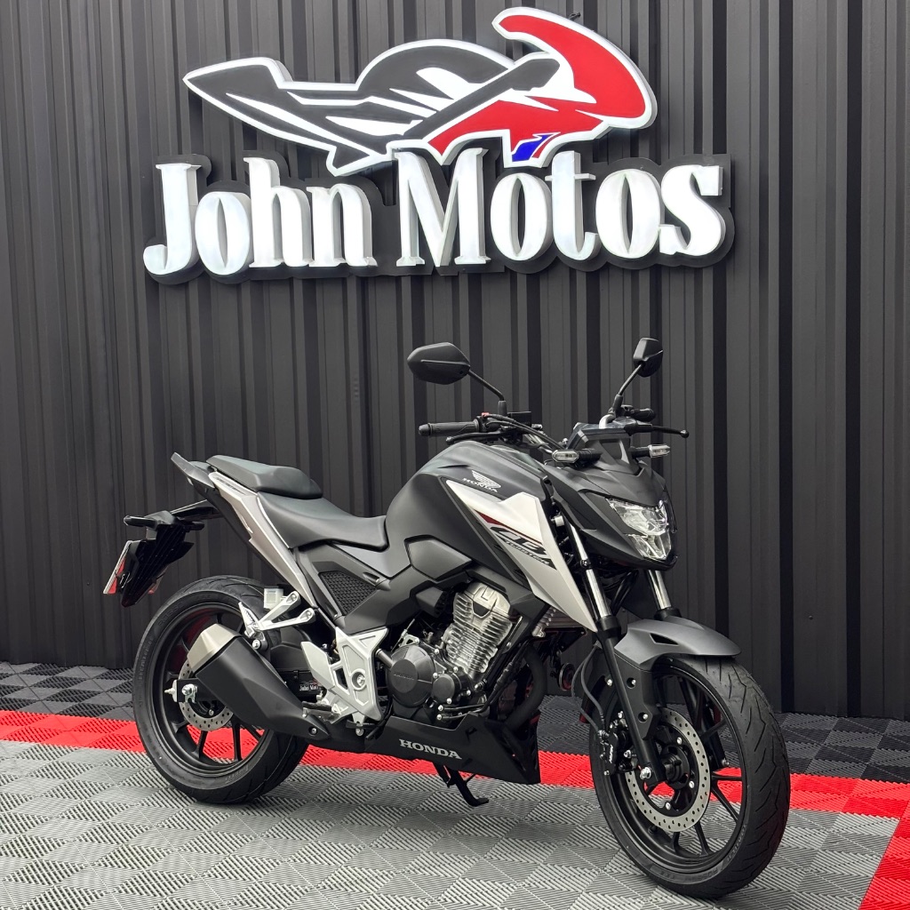 CB 300F Twister Flex — foto 1