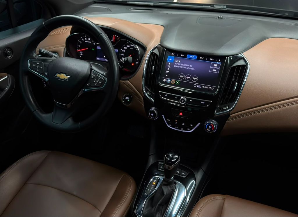 CRUZE HATCH 1.4 PREMIER2  — foto 7