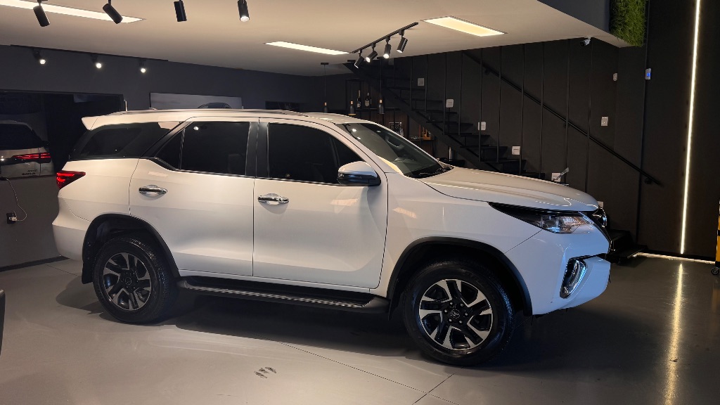 Hilux SW4 SRV 4x2 2.7 Flex 16V Aut. — foto 6
