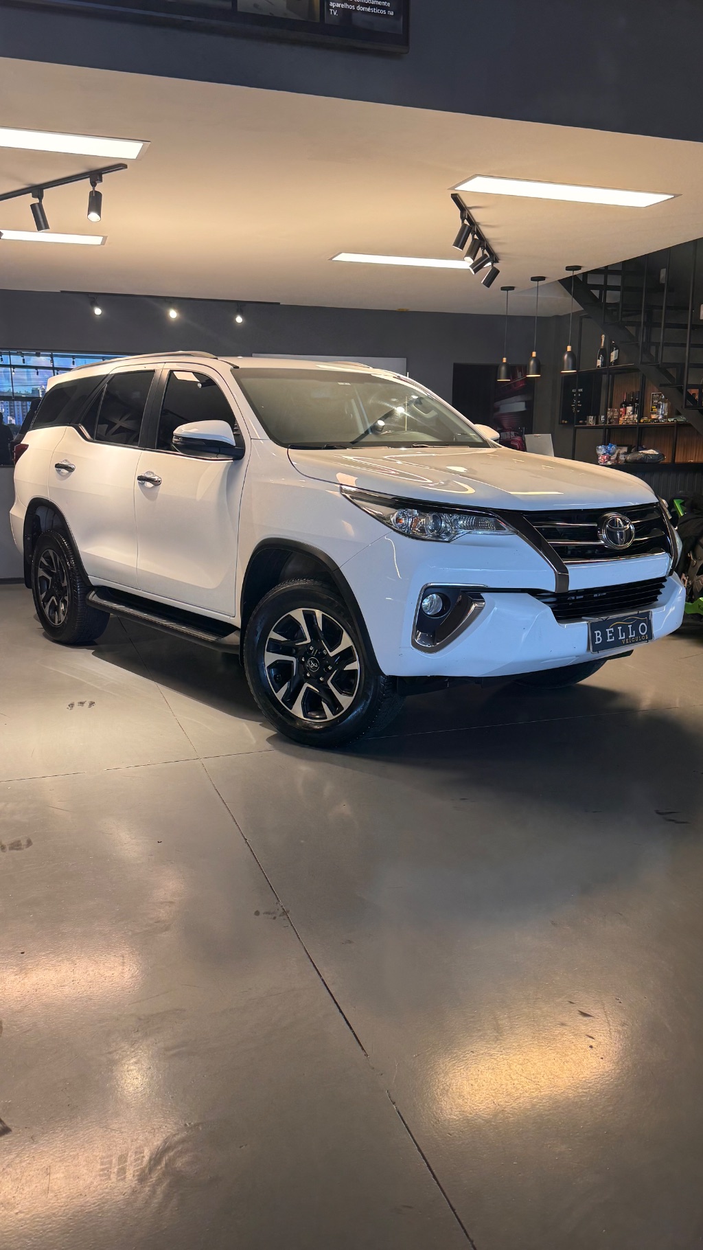 Hilux SW4 SRV 4x2 2.7 Flex 16V Aut. — foto 1