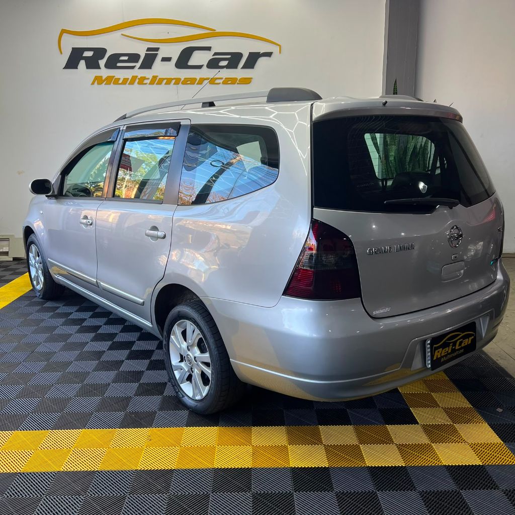 LIVINA GRAND SL 1.8 16V Flex Fuel Aut. — foto 4
