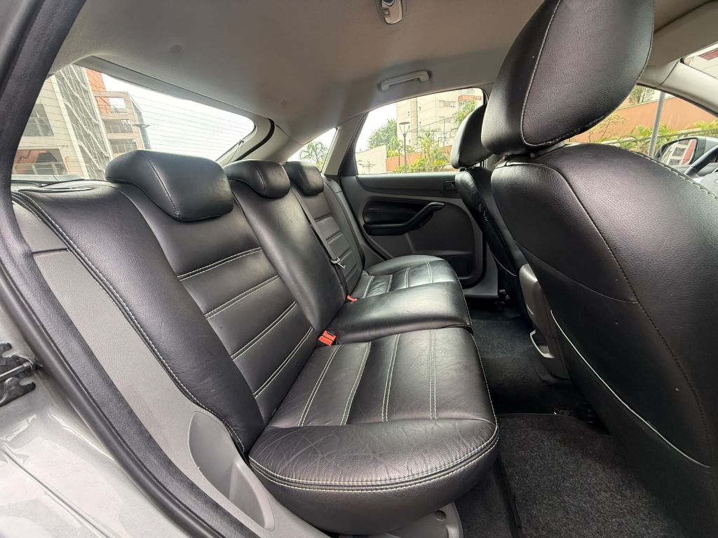 FORD FOCUS HC 1.6 2011 FLEX  — foto 2