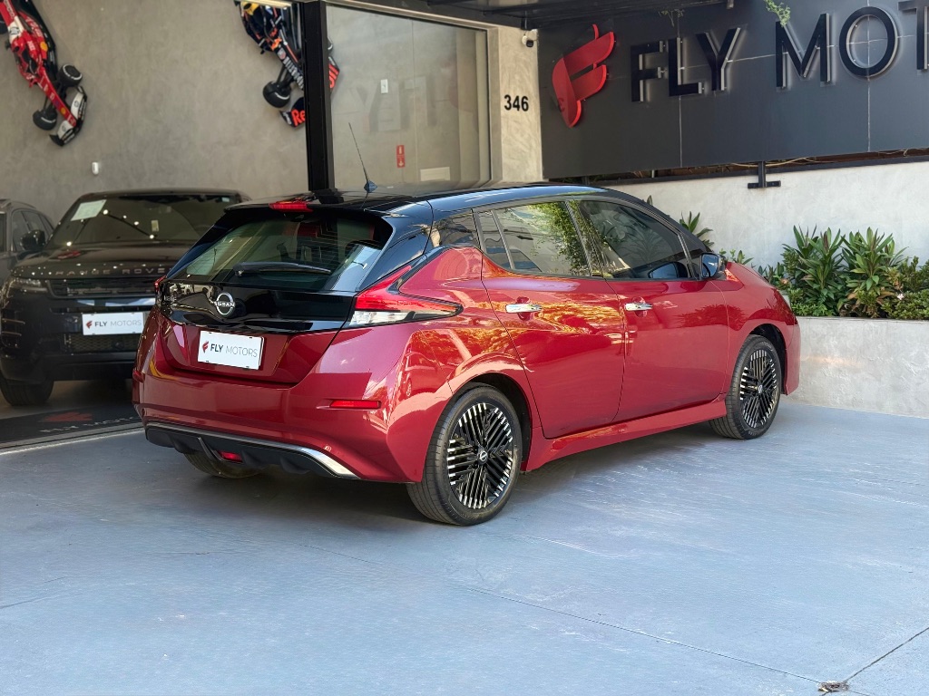 LEAF Aut. (Elétrico) — foto 2