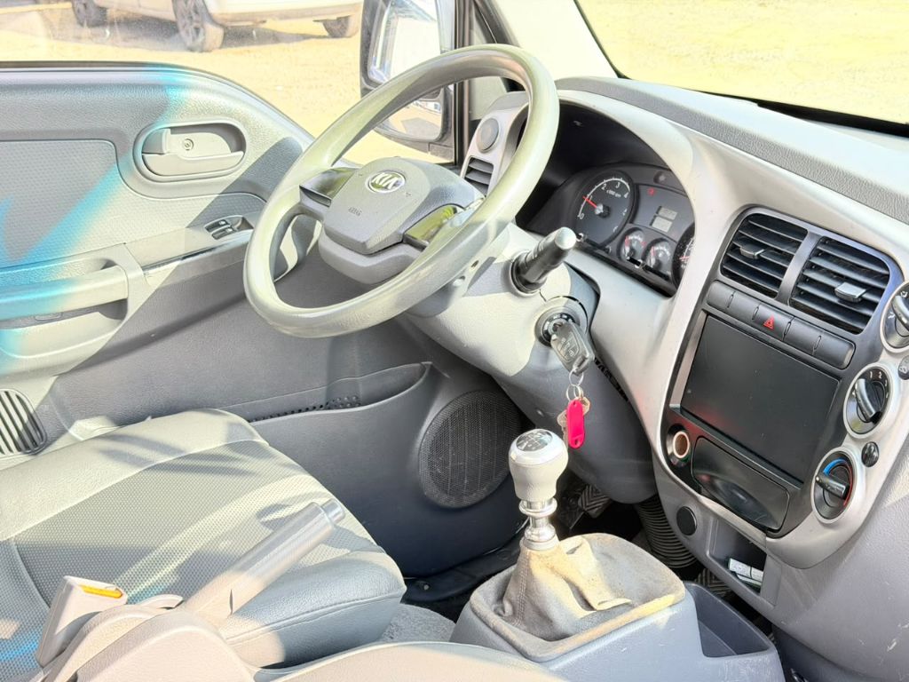 Bongo K-2500 2.5 4x2 TB Diesel — foto 8