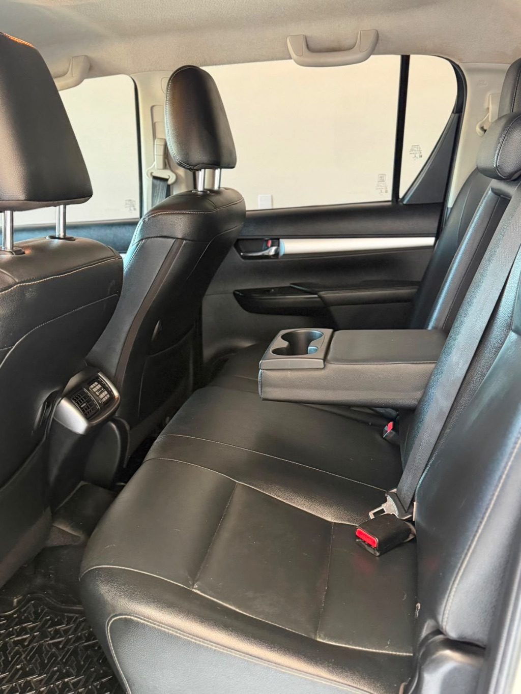 Hilux CD SRX 4x4 2.8 TDI 16V Diesel Aut. — foto 7