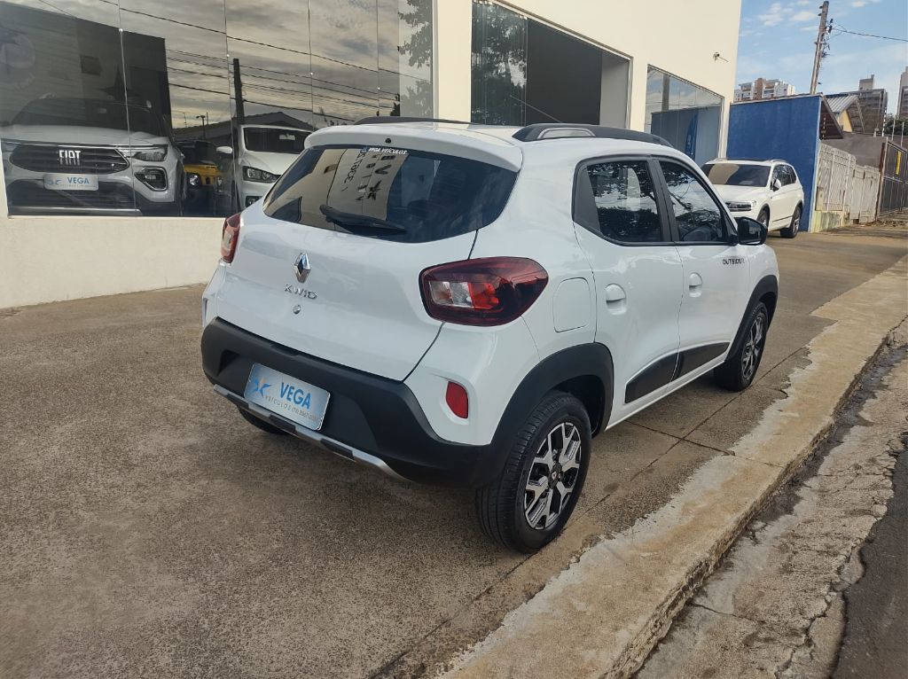 KWID OUTSIDER 1.0 Flex 12V 5p Mec. — foto 2