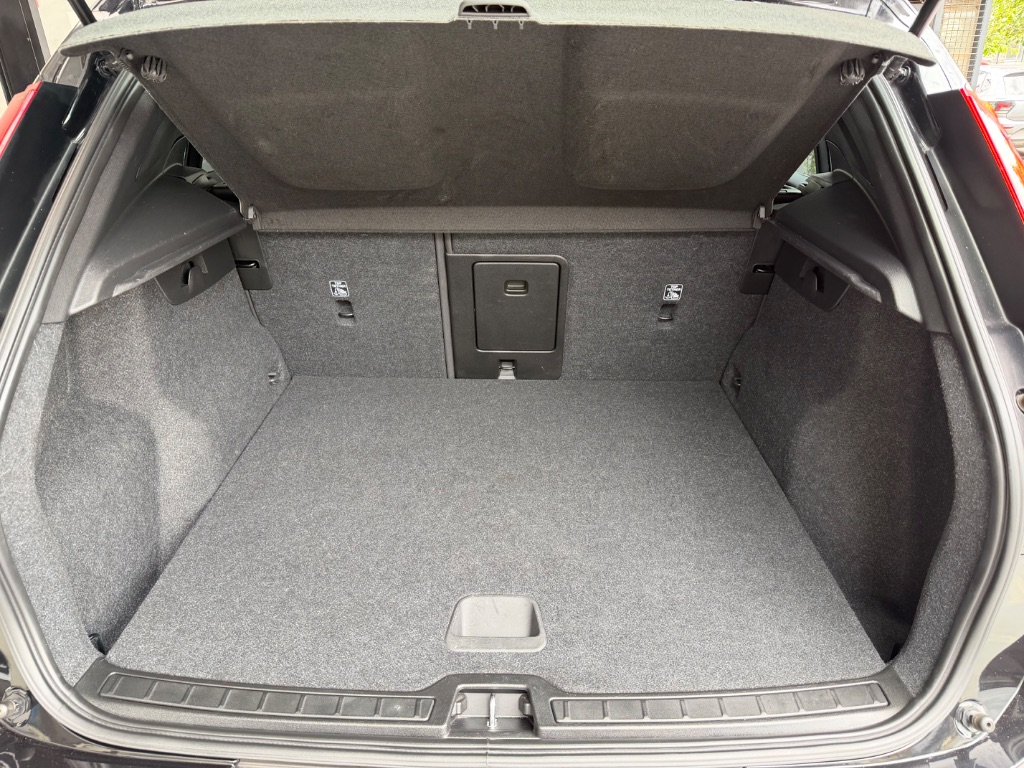 XC 40 T-5 MOMENTUM 1.5 FWD (Híbrido) — foto 16
