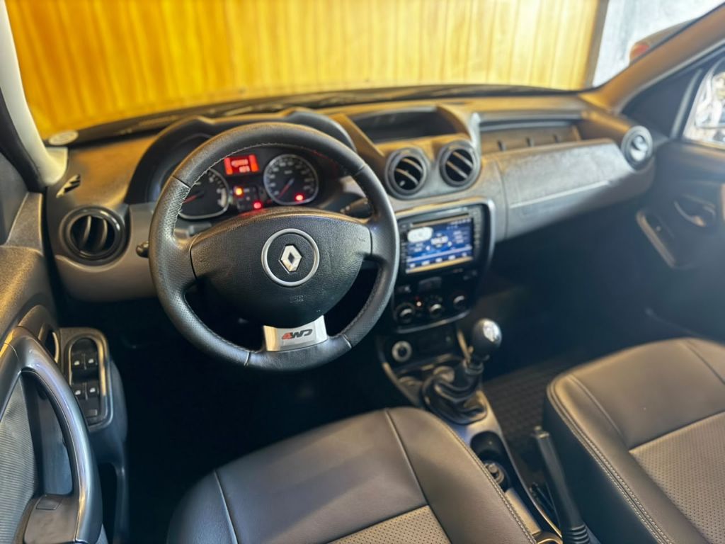 DUSTER Dynamique 4x4 2.0 Hi-Flex 16V Mec — foto 7