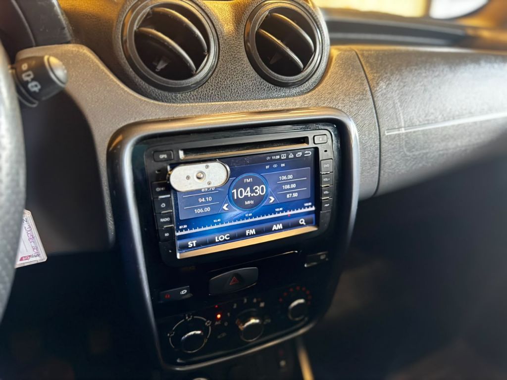 DUSTER Dynamique 4x4 2.0 Hi-Flex 16V Mec — foto 4