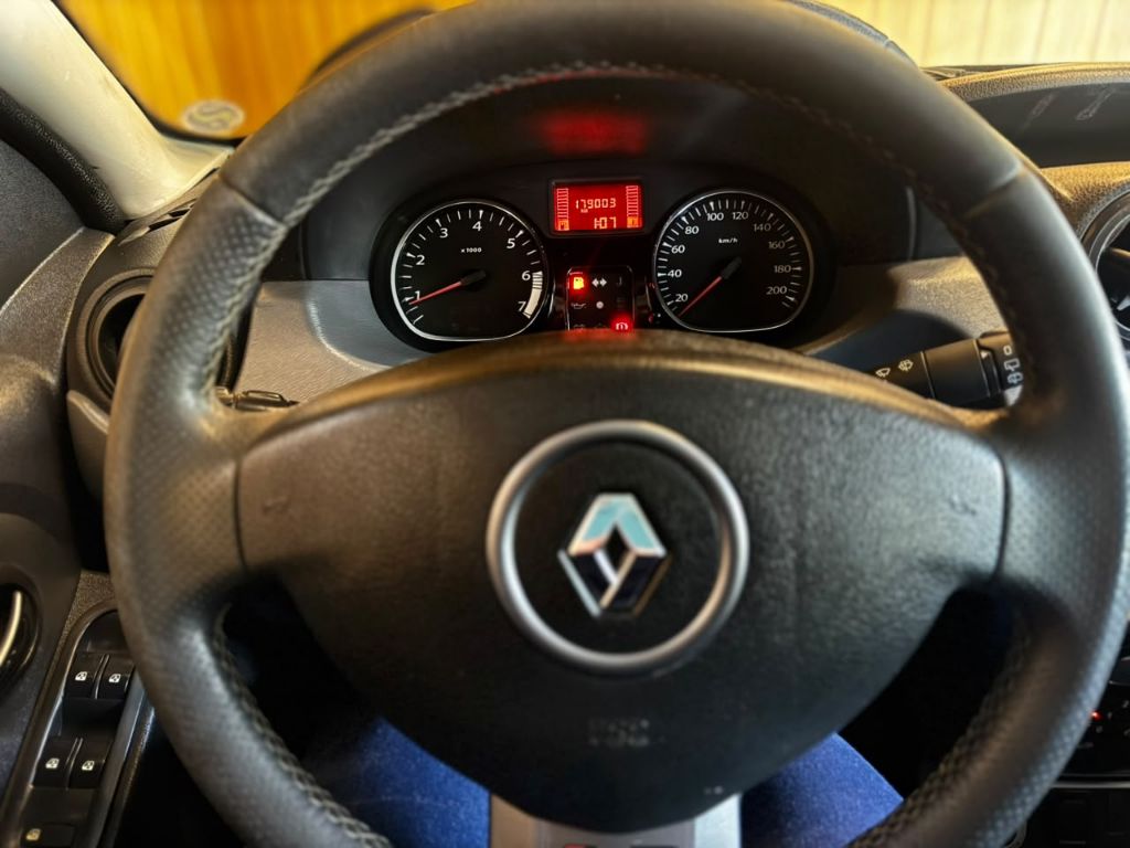 DUSTER Dynamique 4x4 2.0 Hi-Flex 16V Mec — foto 5