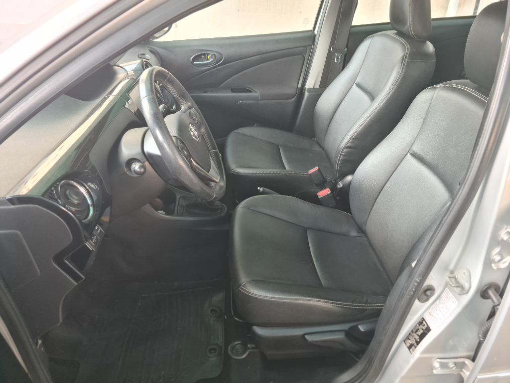 ETIOS XLS Sedan 1.5 Flex 16V 4p Mec. — foto 5