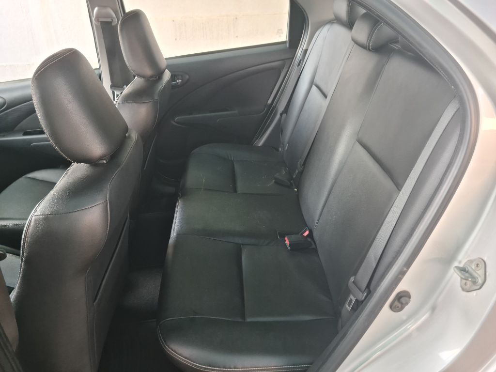 ETIOS XLS Sedan 1.5 Flex 16V 4p Mec. — foto 6