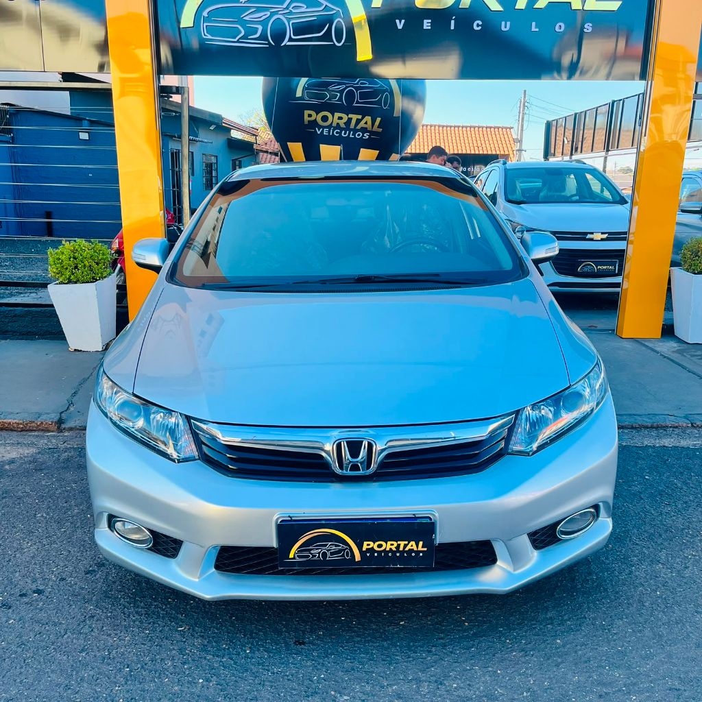 Civic Sed. LXL/LXL SE 1.8 Flex 16V Mec. — foto 2