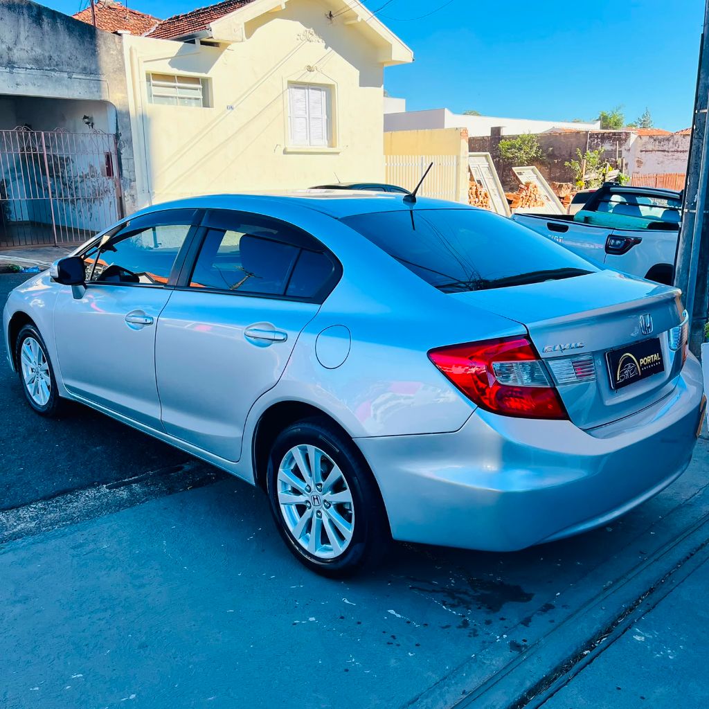 Civic Sed. LXL/LXL SE 1.8 Flex 16V Mec. — foto 5