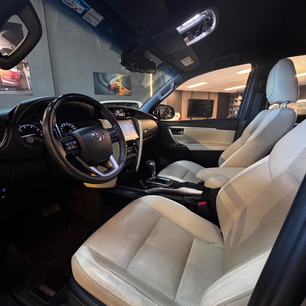 Hilux SW4 Diamond 2.8 TB 4x4 Die. Aut. — foto 7