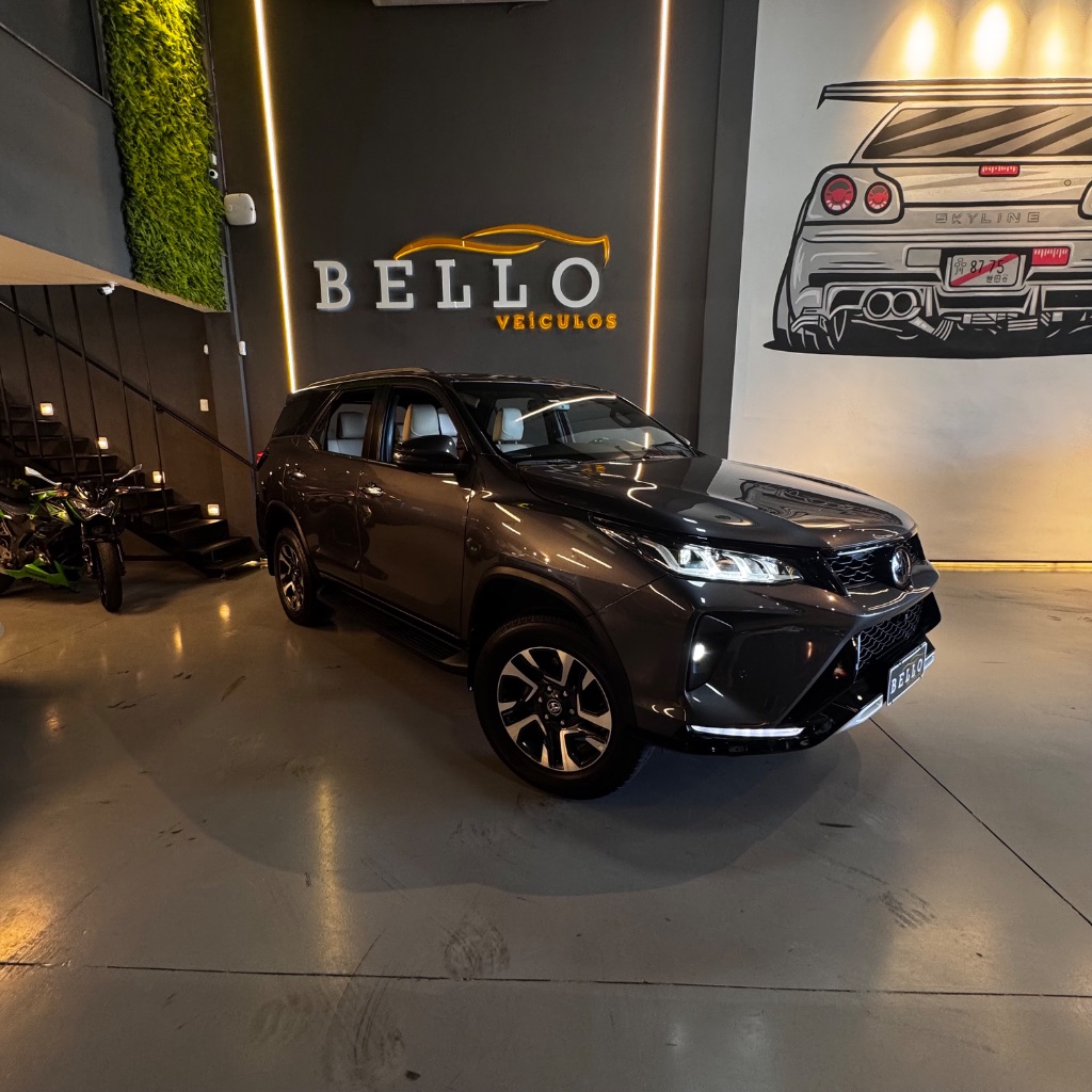 Hilux SW4 Diamond 2.8 TB 4x4 Die. Aut. — foto 1