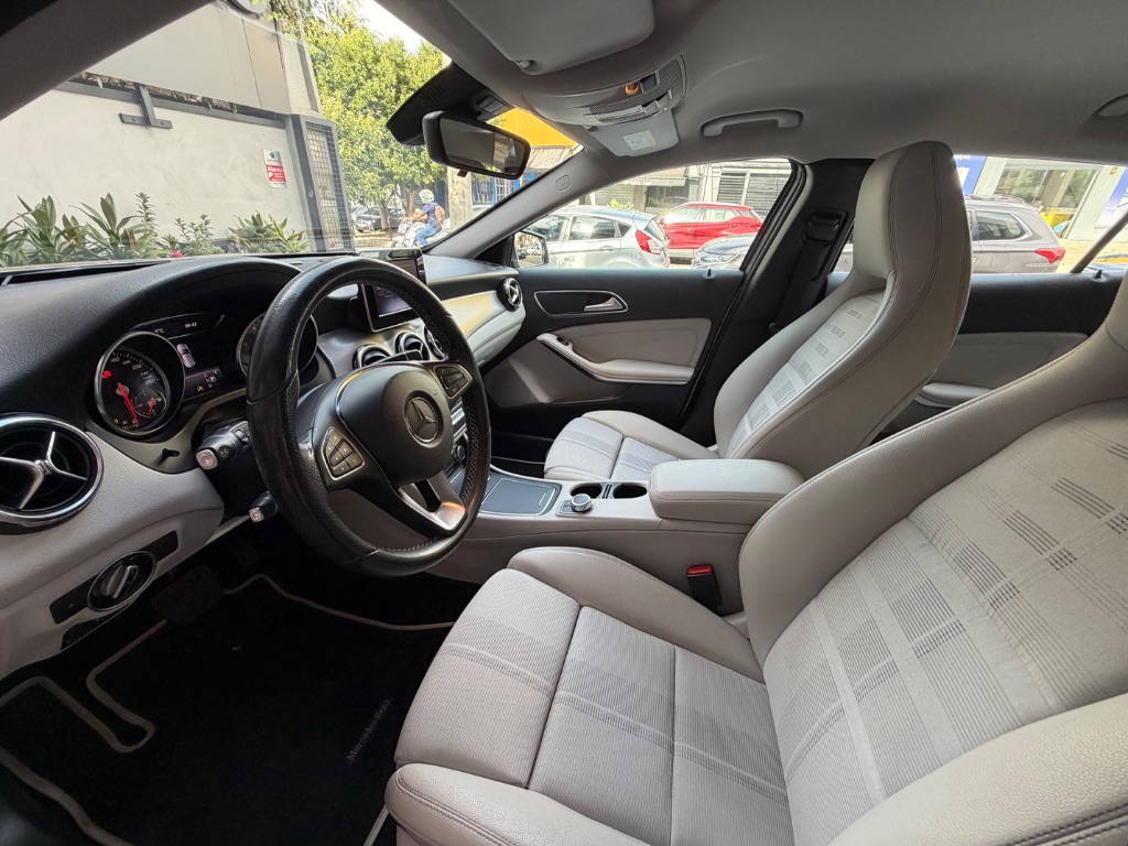 GLA 200 Advance 1.6/1.6 TB 16V Flex Aut. — foto 11
