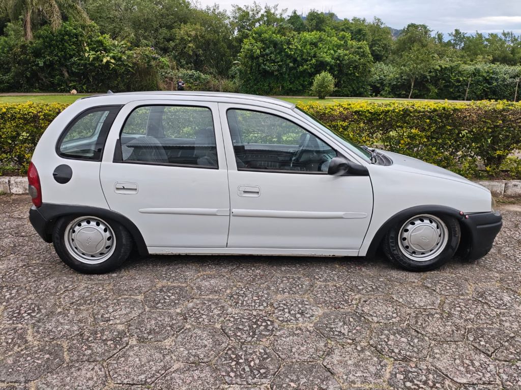 Corsa GL 1.6 MPFI / 1.4 EFI 2p e 4p — foto 7