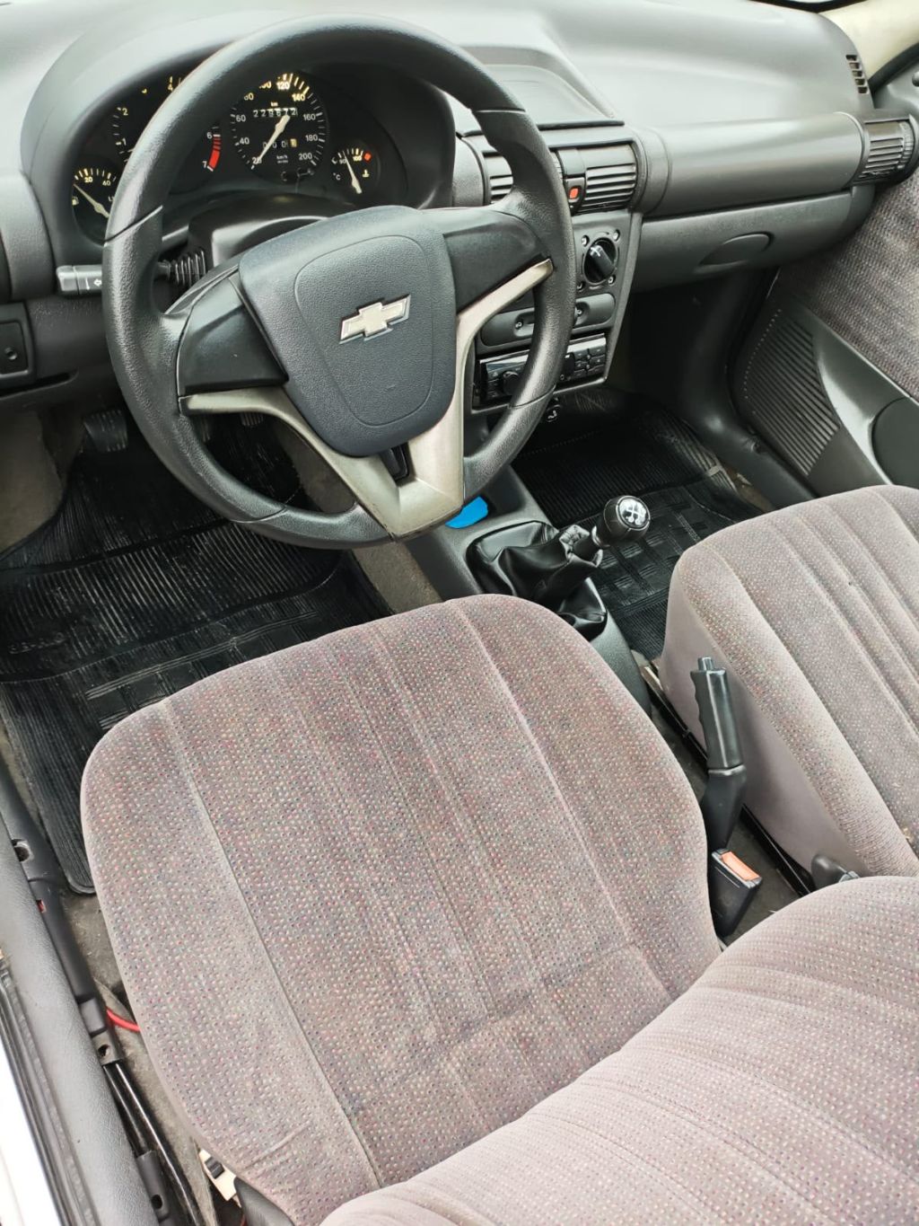 Corsa GL 1.6 MPFI / 1.4 EFI 2p e 4p — foto 10