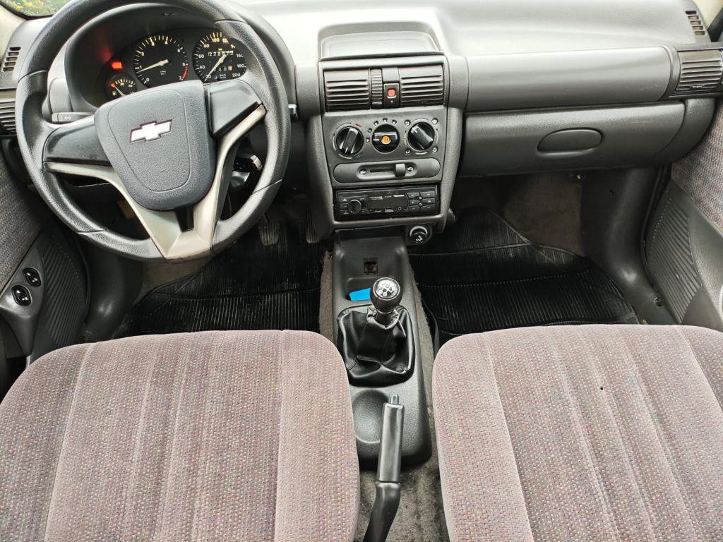 Corsa GL 1.6 MPFI / 1.4 EFI 2p e 4p — foto 9