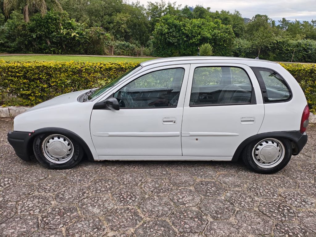 Corsa GL 1.6 MPFI / 1.4 EFI 2p e 4p — foto 8